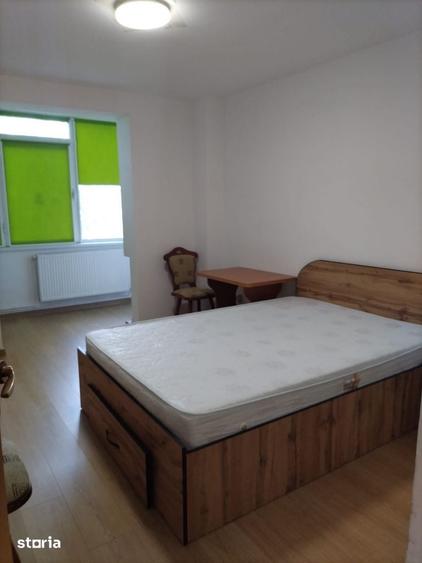 Apartament cu 3 camere decomandat în Vlahuță