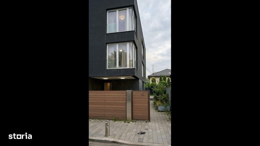 Casă cu 4 camere cu Teren 150 Mp în Barbu Văcărescu