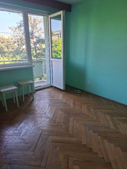 Apartament cu 3 camere semidecomandat în Brazda lui Novac