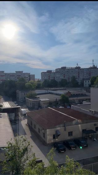 Apartament cu 2 camere decomandat în Berceni
