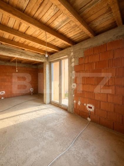 Duplex cu 5 camere cu Canalizare în Dumbrăvița