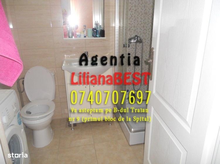 Apartament cu 3 camere decomandat în Calea Romanului