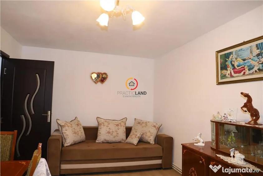 Apartament cu 3 camere decomandat în Central