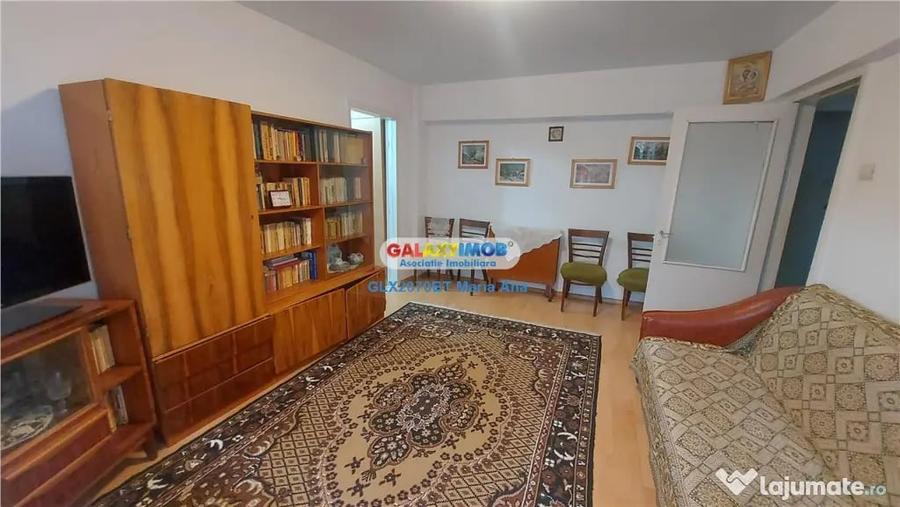 Apartament cu 3 camere semidecomandat în Central