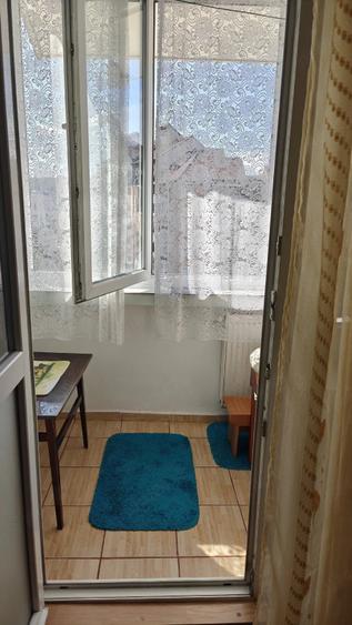 Apartament cu 2 camere decomandat în Petros