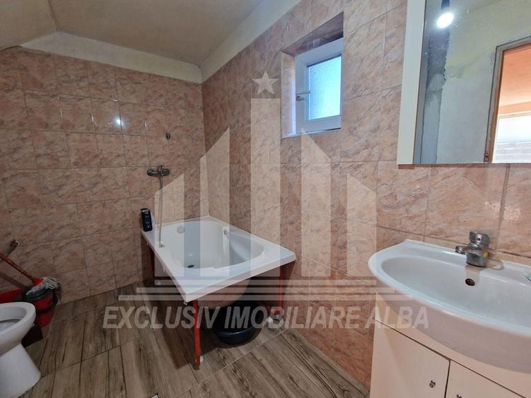 Casă individuală cu 3 camere cu Canalizare în Sud