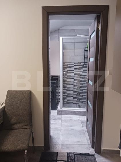 Apartament cu 3 camere semidecomandat, mobilat în Traian