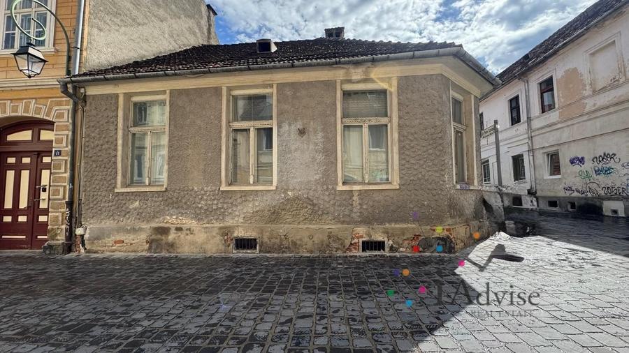 Casă individuală cu 2 camere cu Canalizare în Brașovul Vechi