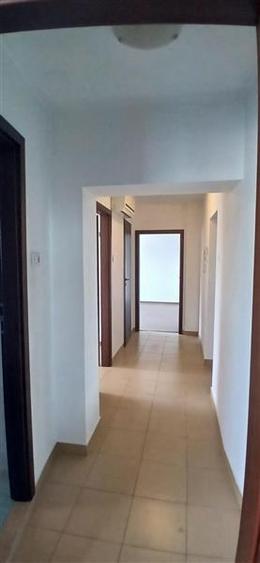 Apartament cu 2 camere decomandat în Panduri