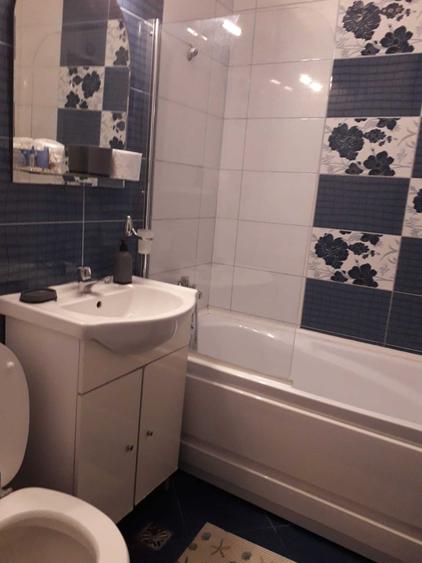 Apartament cu 2 camere decomandat în Podul de Fier