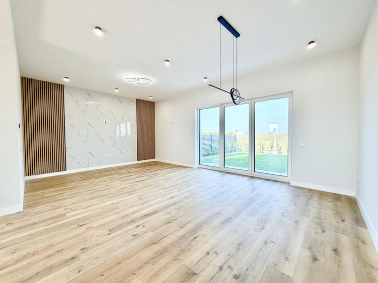 Duplex cu 4 camere cu Canalizare în Moșnița Nouă