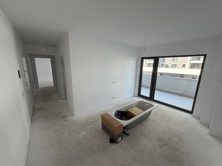Apartament cu 2 camere decomandat în Est