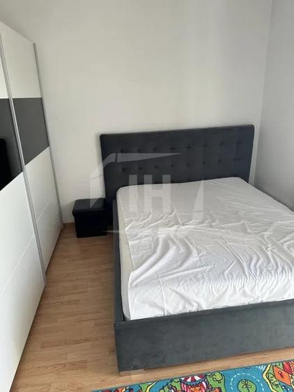 Apartament cu 3 camere semidecomandat, mobilat în Bună Ziua