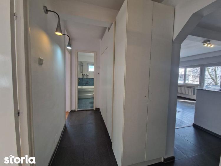 Apartament cu 3 camere decomandat în Tei