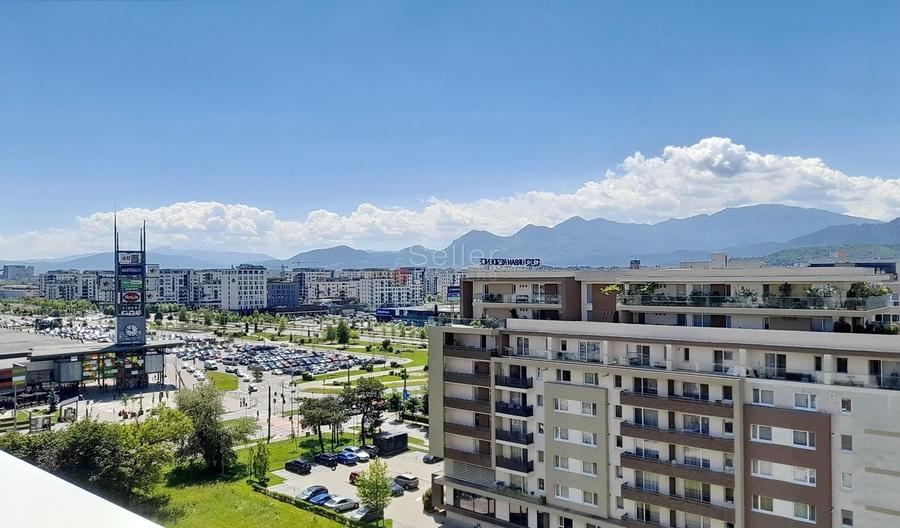 Apartament cu 4 camere decomandat, mobilat în Tractorul