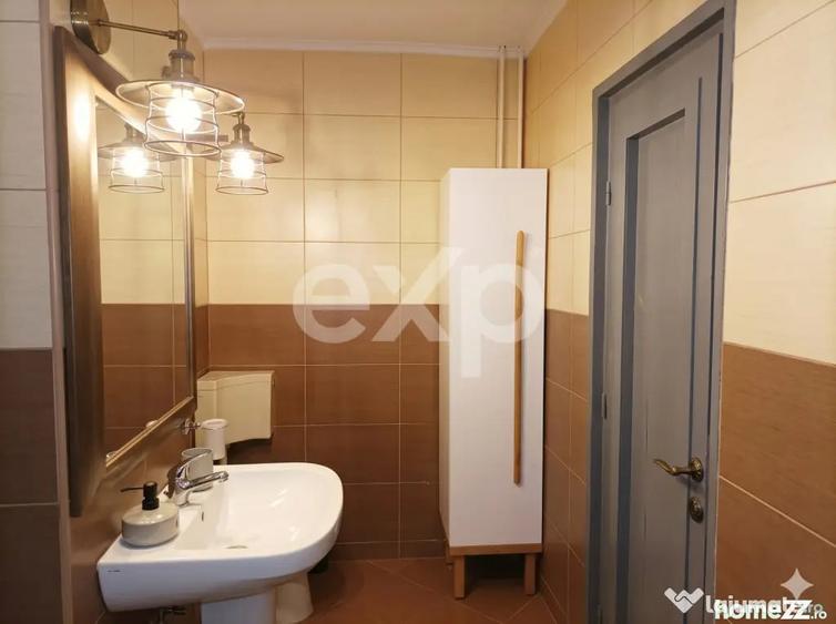 Apartament cu 4 camere decomandat în Florești
