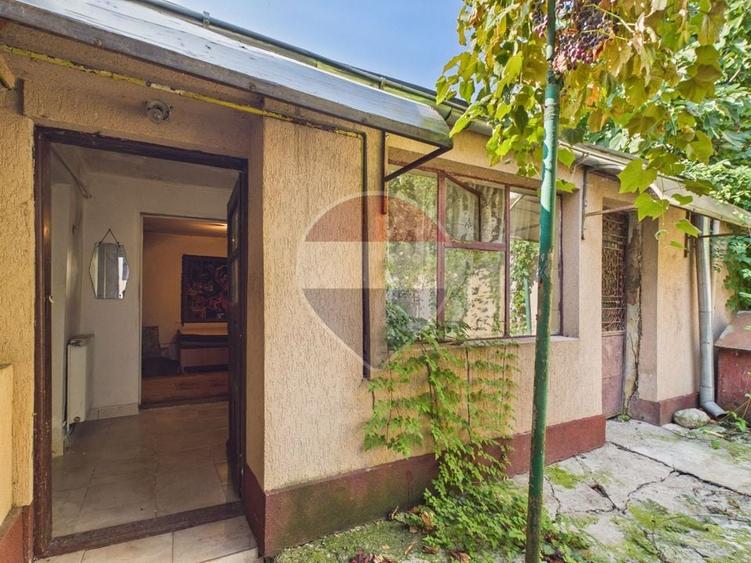 Casă individuală cu 4 camere cu Teren 244 Mp în Andronache
