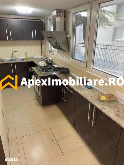 Apartament cu 5 camere decomandat în Central