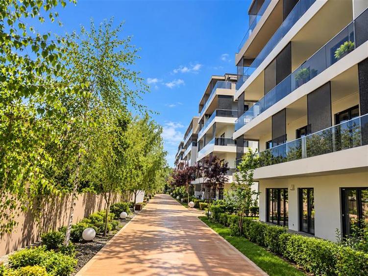 Apartament cu 3 camere decomandat în Nord