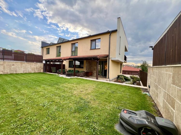 Duplex cu 4 camere cu Canalizare în Dezmir