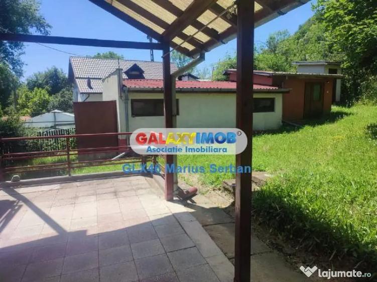 Casă cu 5 camere cu Teren 3657 Mp în Valea