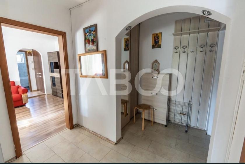 Apartament cu 3 camere semidecomandat, mobilat în Mănăștur