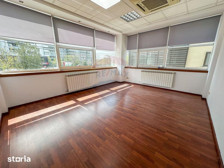 Spațiu comercial, de 200 mp, în Vitan