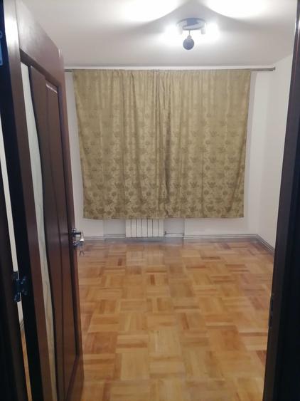 Apartament cu 3 camere decomandat în Calea Romanului