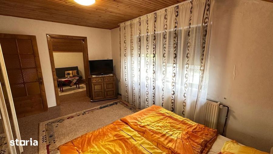 Casă cu 8 camere cu Teren 1420 Mp în Ghiroda