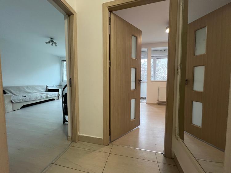 Sala Palatului-Cismigiu, 139.500€, decomandat, locatie excelenta - 1
