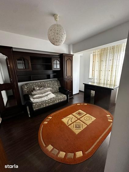 Apartament cu 2 camere semidecomandat în Obcini