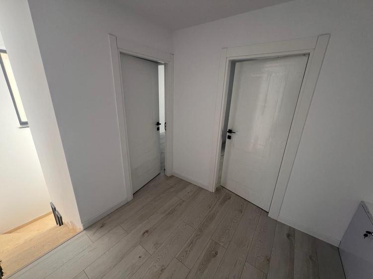 Casă cu 4 camere în Bucium