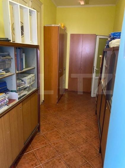 Casă individuală cu 4 camere cu Teren 200 Mp în Central