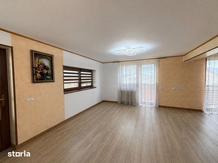 Casă cu 5 camere cu Teren 426 Mp în Central