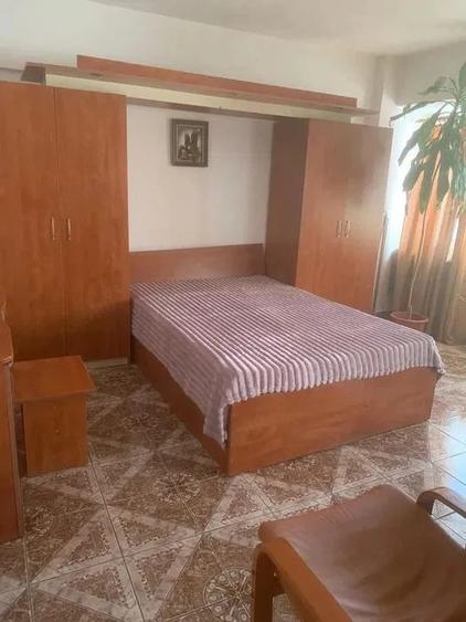 Garsonieră decomandată în Casa de Cultură