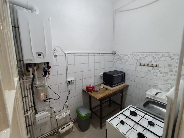 Apartament cu 3 camere decomandat în Națiunile Unite