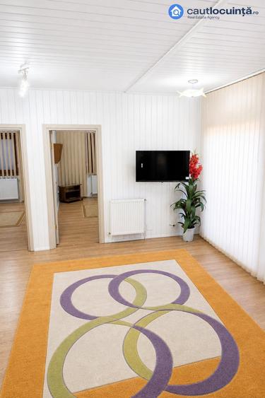 Apartament cu 3 camere în Apărătorii Patriei