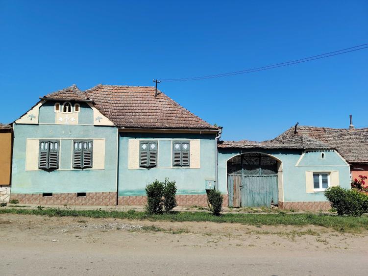 Casă cu 4 camere decomandat în Retiș