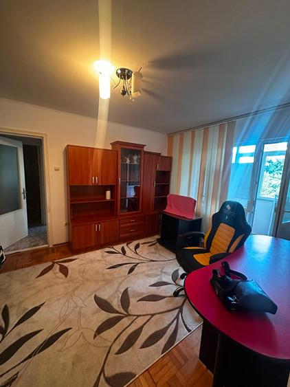 Apartament cu 2 camere semidecomandat în Tătărași