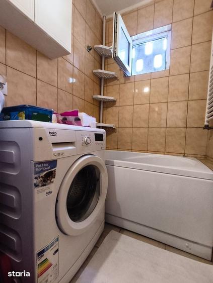Apartament cu 2 camere semidecomandat în Girocului