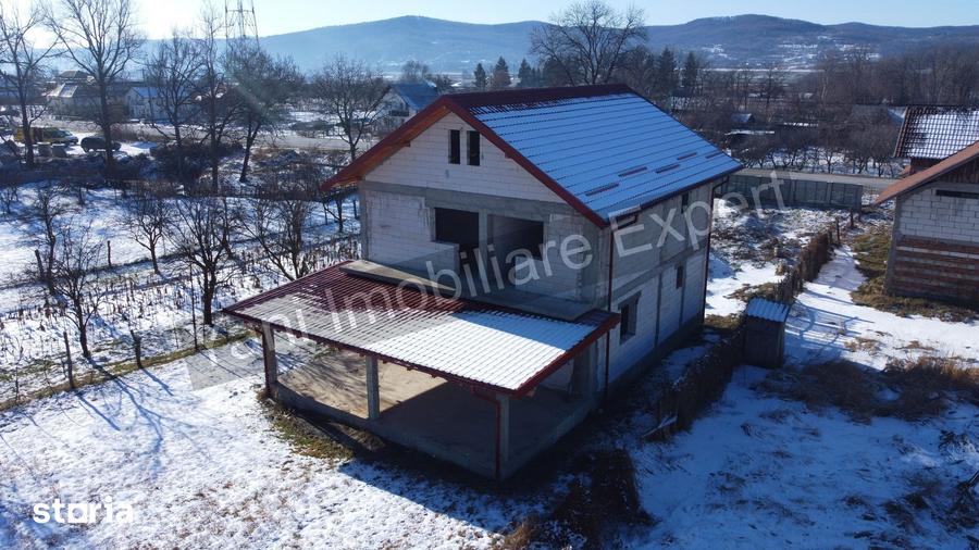 Casă cu 4 camere cu Teren 1250 Mp în Băiculești