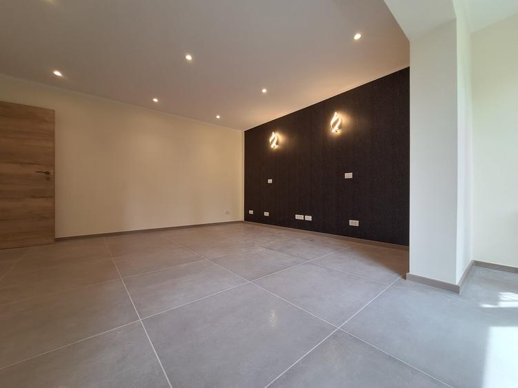 Apartament cu 3 camere decomandat în Complex Studențesc