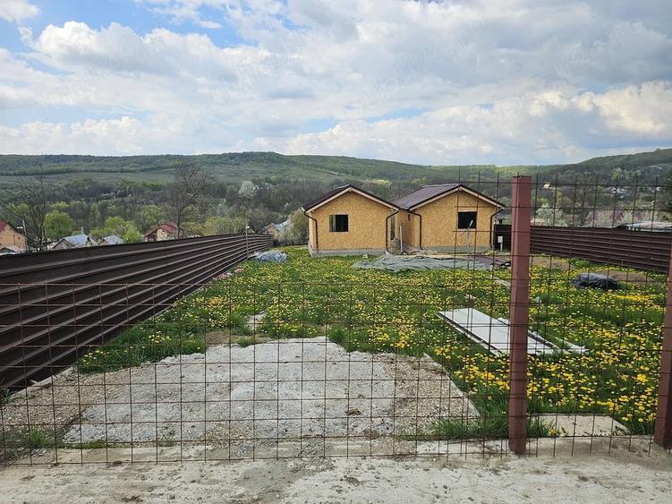 Casă cu Teren 1000 Mp în Gorgota
