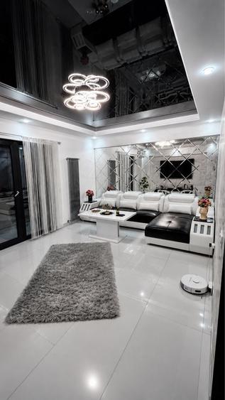 Apartament cu 3 camere decomandat în Exterior Vest