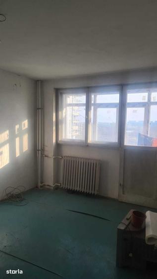 Apartament cu 3 camere decomandat în Colentina