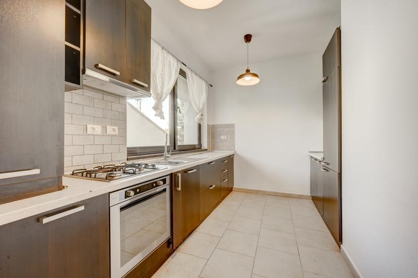 Apartament cu 3 camere decomandat în Iancu Nicolae