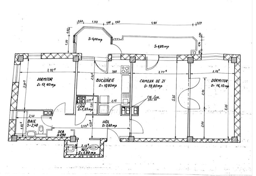 Apartament cu 3 camere semidecomandat în Calea Moroieni