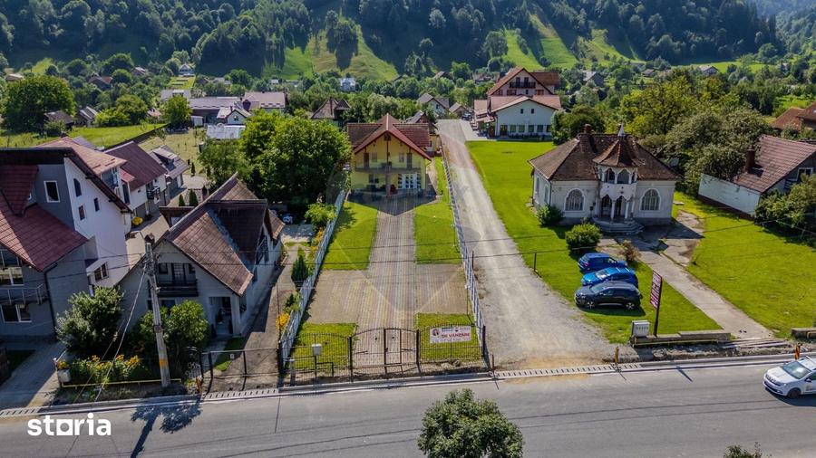 Casă cu Teren 1074 Mp în Moieciu