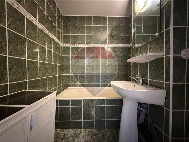 Apartament cu 2 camere decomandat în Lipovei