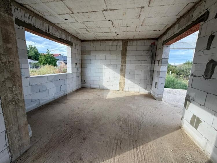 Casă individuală cu 4 camere cu Teren 350 Mp în Cetate